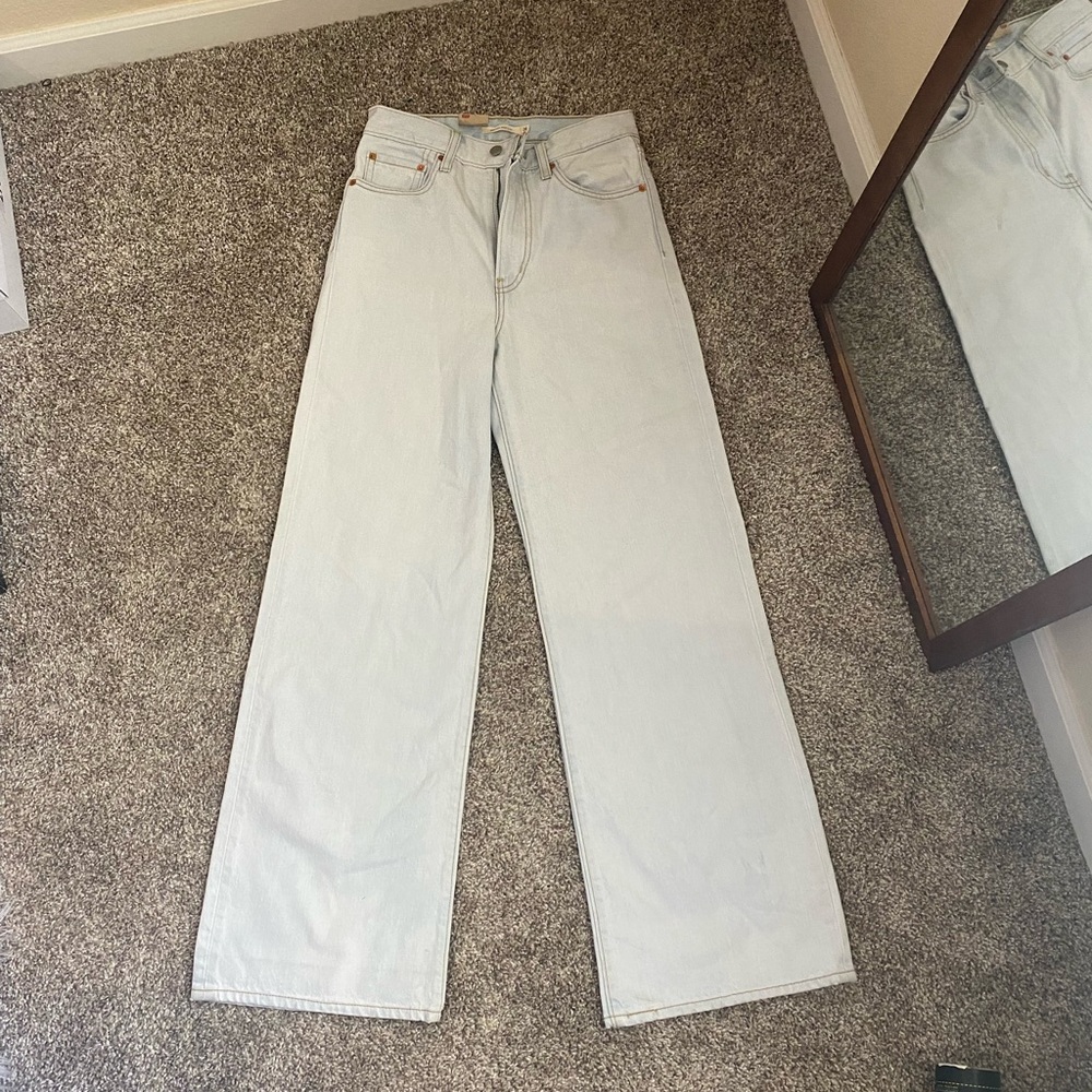 Levi’s ribcage wide leg jeans NWT size 28